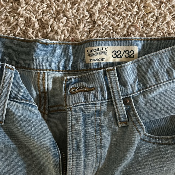 Men’s outfit bundle , crew neck t shirt , 32 by 32 men’s jeans - Picture 4 of 6